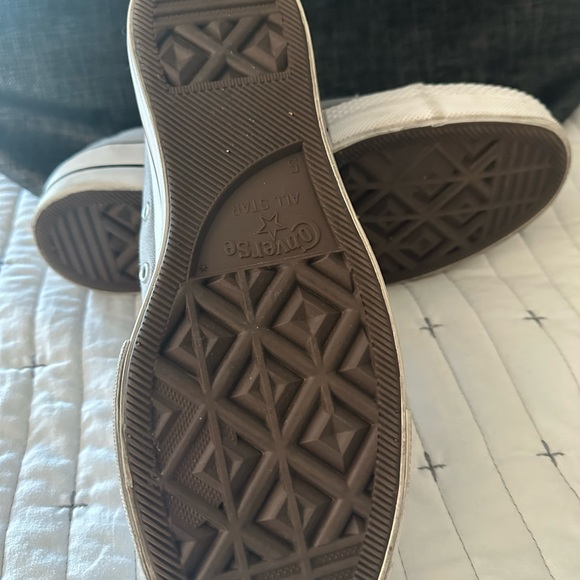 Spring into Springtime with Converse - Picture 4 of 4